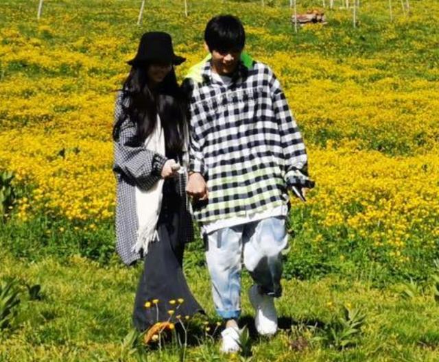 没等到郑恺苗苗官宣孕事，向佐郭碧婷却大方公布好消息，恭喜