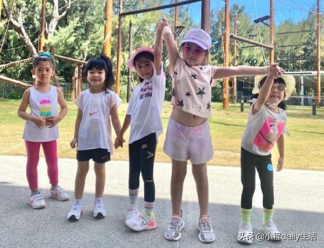 贾静雯夫妇带女儿玩户外运动，波妞众人面前向咘咘撒娇求抱，萌翻