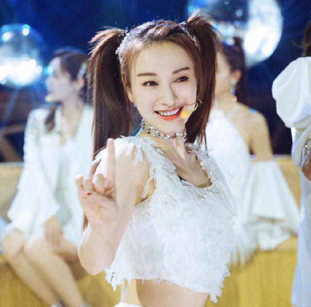 吴昕，主持场控能力凸显，自带流量超沈梦辰，