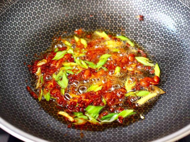 “寄生虫”最多的这道菜，很多人傻傻当成美食