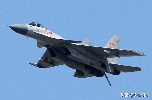 歼-15的AESA领先歼-11一代，与F\u002FA-18E\u002FF比有差