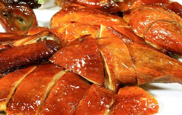 烤鸡的做法，酥脆不油腻，老阿姨一步一步教你，好吃到爆