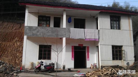 “地不种，房空着，车放着”，农村3个现象，专