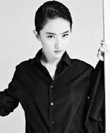 女星要是帅起来，就没男人什么事了！她们比男人还要刚