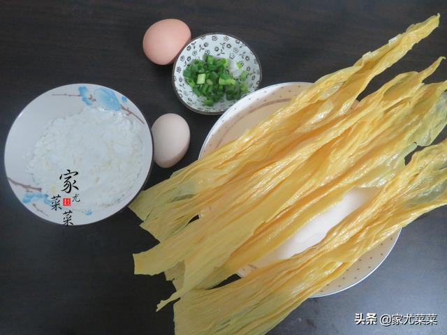 这盘菜3块钱，比红烧肉香，关键还补钙，春天吃特别好