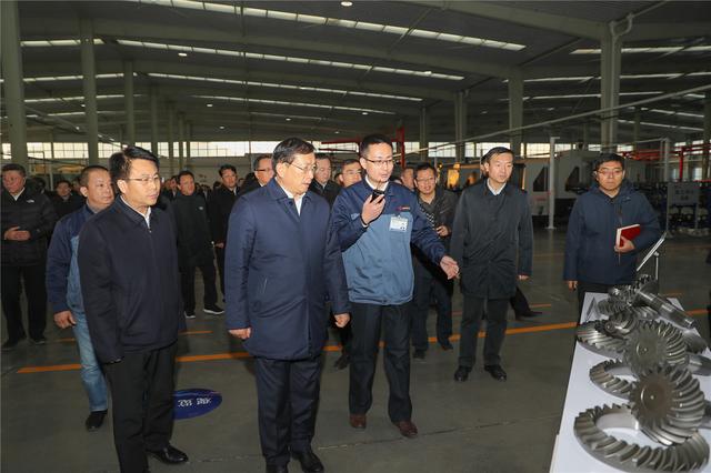 省委常委、市委书记王忠林到济南新材料产业园区观摩评议重点项目