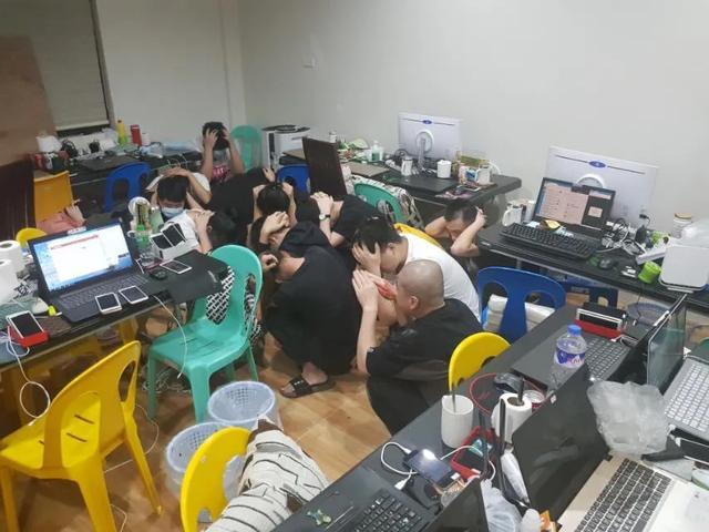 时事聚焦，菲律宾非法博彩被抄，44名中国人被捕