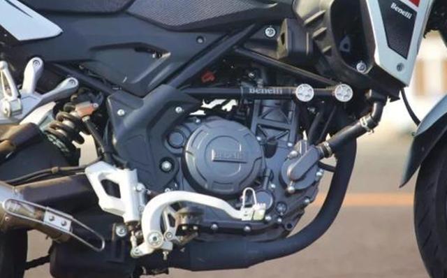 又一“黑马摩托”，标配ABS系统，通勤与拉力兼具，不到2W