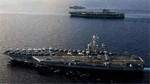 战争前兆已出现？美双航母战斗群开始集结，这次轰炸机也进入战备