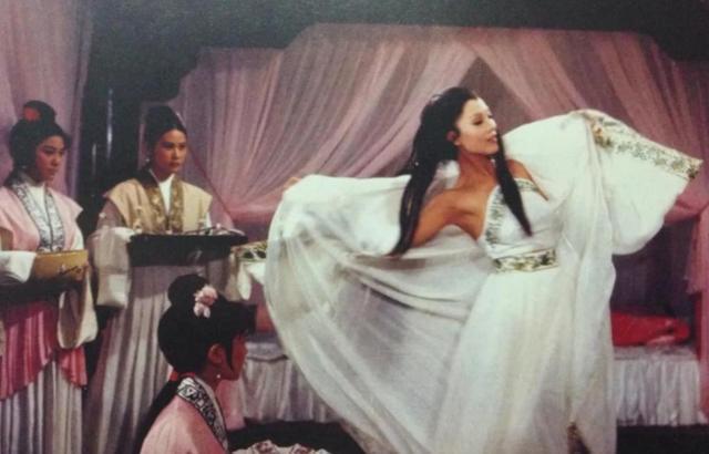 都是生下三女一子，赌王原配凄婉半生，何莉莉