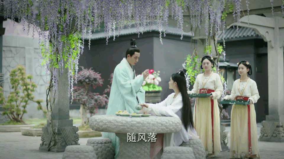 李沁新劇《錦繡南歌》今晚上線，看到搭檔的男主，網友：熬夜追