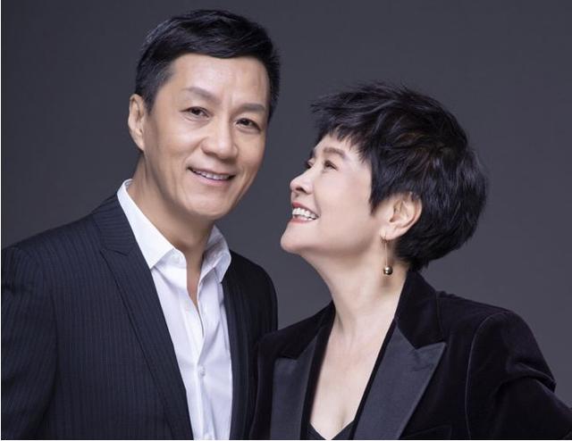 比“容嬷嬷”被人扔鸡蛋还惨，这个男人，因出