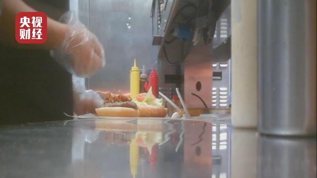 过期|汉堡王用过期食材做汉堡 鸡腿排保质期随意改