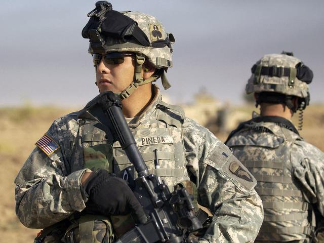 两名中国籍士兵被五角大楼开除，美国梦破碎，原因简直太可笑