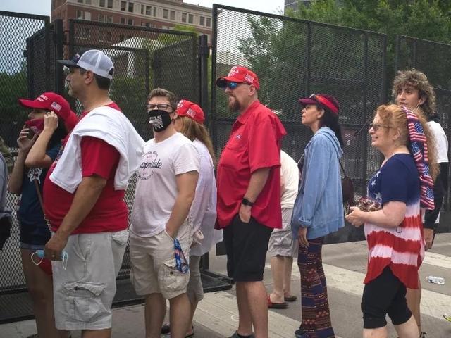 美国死亡病例超12万，特朗普竞选团队8名工作人