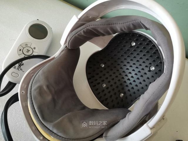 售价昂贵！详细拆解头部按摩器，带你一探内部功能与构造！