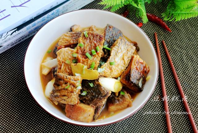 孩子考试，多吃鱼，学会这2招，鱼肉入味鱼皮不破，真好用