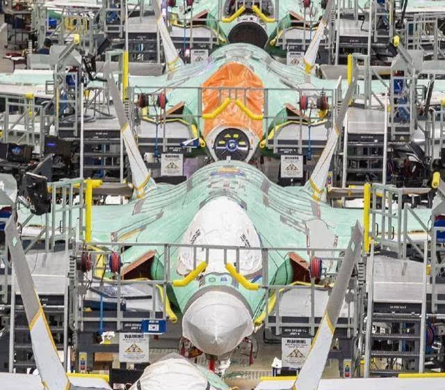 疫情期间F35爆兵，两天一架比J20便宜，期待国产