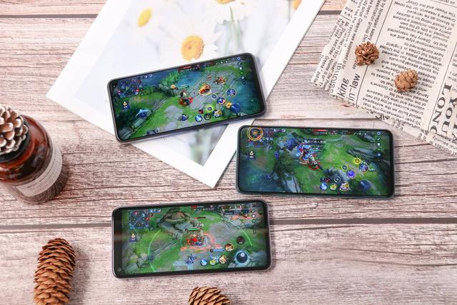 荣耀遭“群嘲”，论续航和充电都不及Redmi和iQOO出色