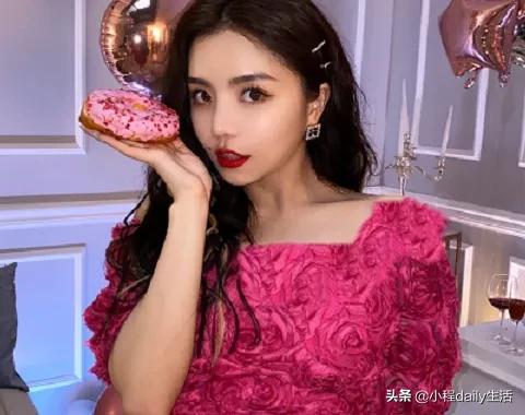 THE9新代言合照曝光，虞书欣和刘雨昕位置不变，