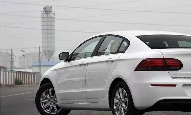 救不活的“耐用车”，一身名牌难开坏，高速未