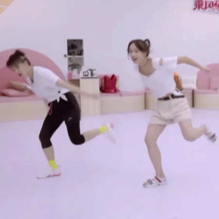 莹写|伊能静为蓝盈莹写小作文 力证关系未有不和愿成为她温暖的姐姐