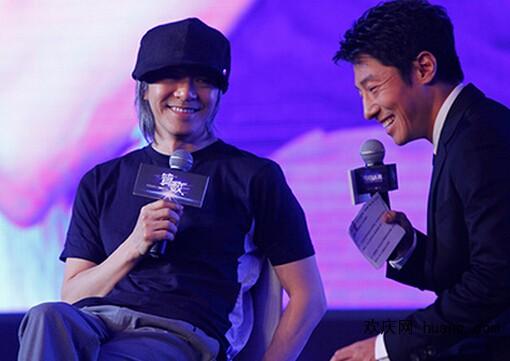 真以为周星驰破产了？近二十年电影没亏过，身价早已数十亿