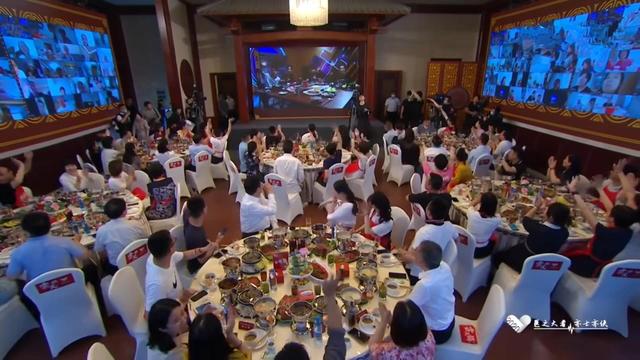 马云与《街舞3》四位队长互动，“云火锅之夜”张国立尽显高情商