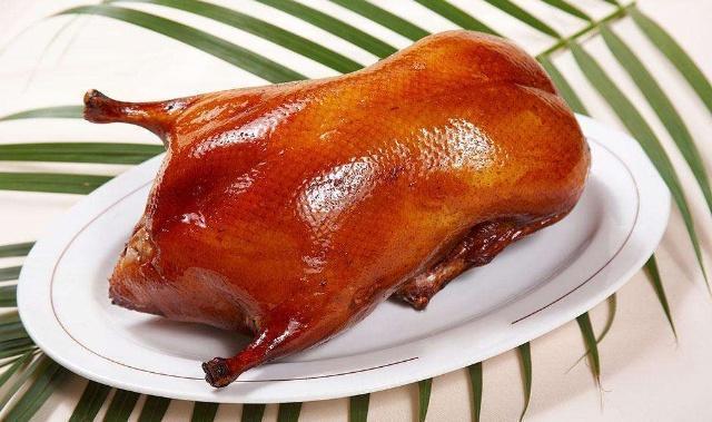 一只活鸭50元，有些街边卖的烤鸭只卖19元？内行