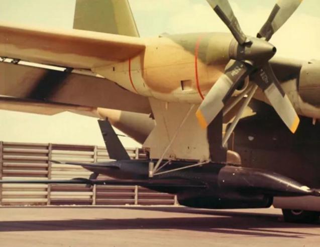 中国首款“太空无人机”：代号无侦8，能在大气层边缘“打水漂”