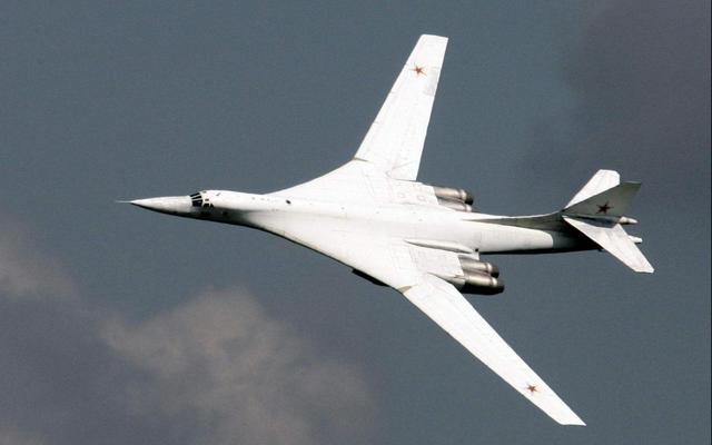 核弹头变小就不是核弹？俄怒拍桌子：你敢用我