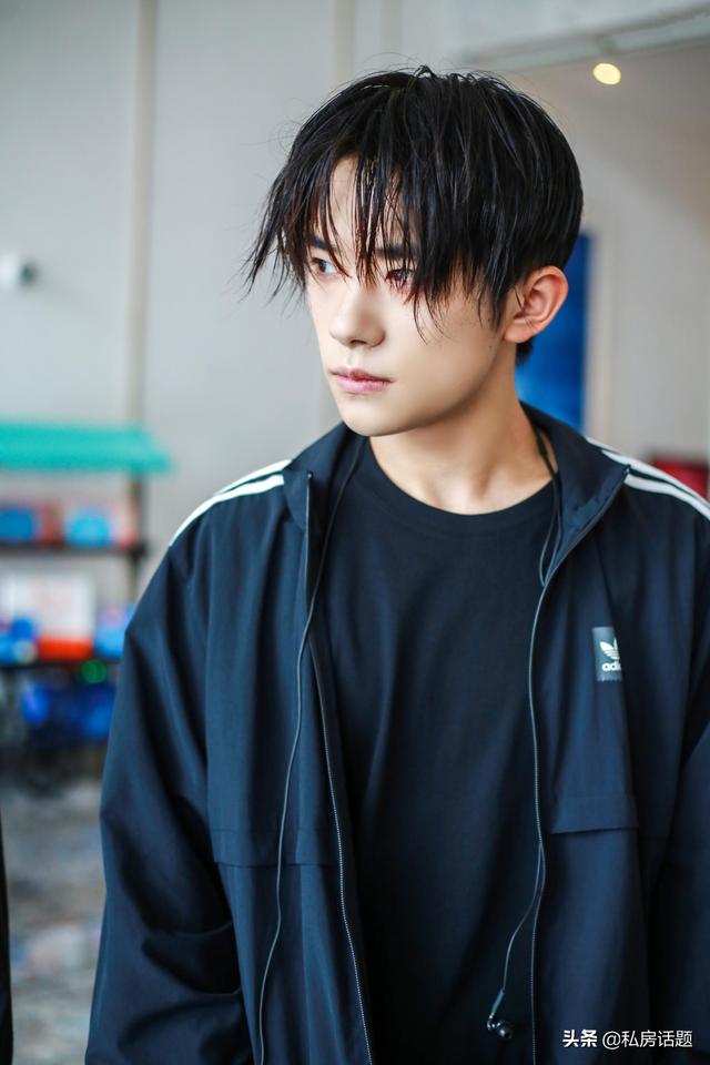 易烊千玺，一个被娱乐圈宠爱的人，你喜欢吗？