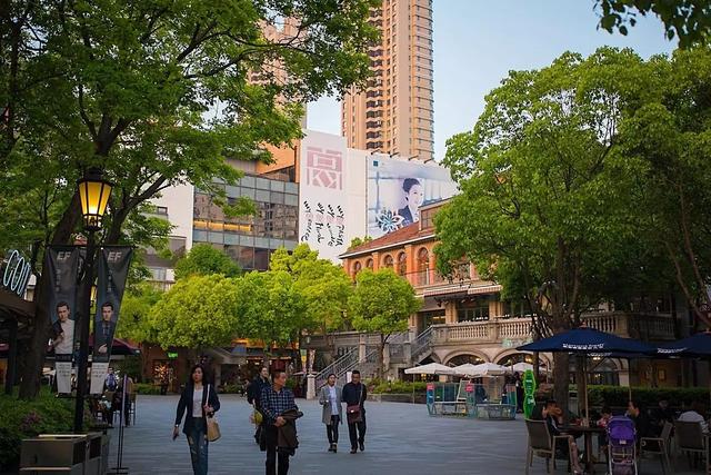 武汉豪车最多的7家停车场大曝光！贫穷限制了你