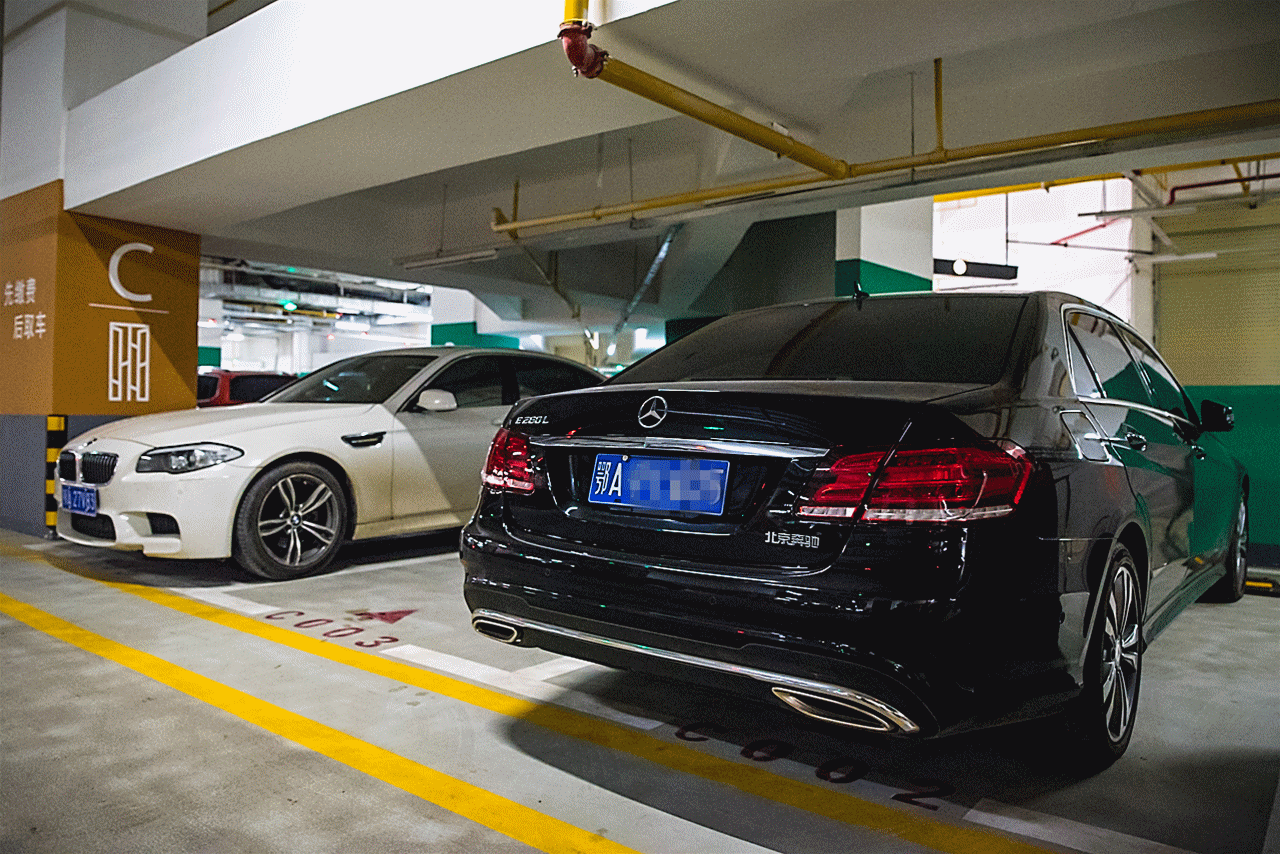 武汉豪车最多的7家停车场大曝光！贫穷限制了你