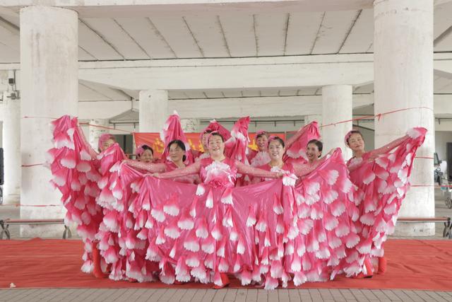 万支舞队聚“云端”，同展风采共狂欢