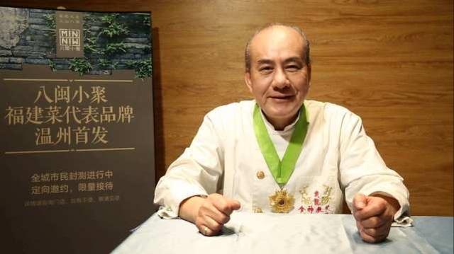 何鸿燊到底多有钱？看看他吃的炒饭你就知道，