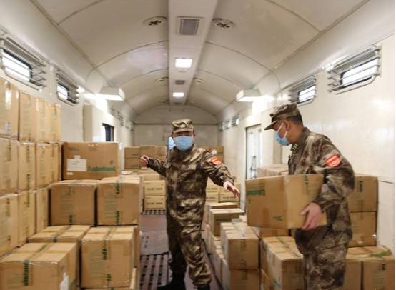 这才是真正的大国风范，中国解放军干了件大事，12国军队受益匪浅