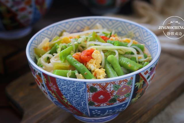 大热天不想吃饭时，就爱煮这碗面，酸爽可口，一碗打不住