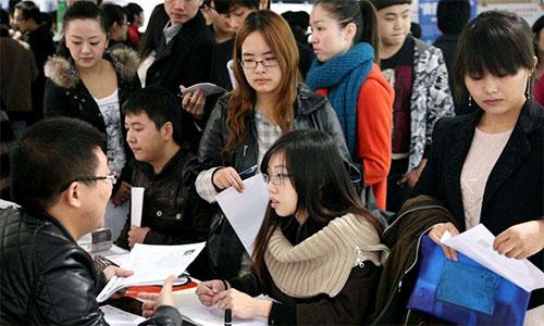 金融类专业为何“不香了”？除了工资涨得慢，还有这2点原因