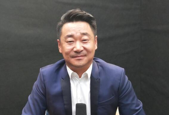 王景春曝为朋友索要伊能静签名却被秦昊拒绝，理由笑翻大家