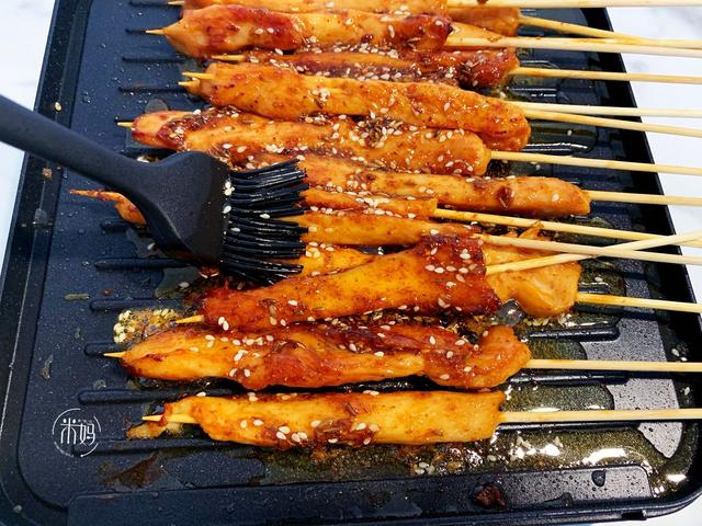 ​爱吃烤肉一定要收藏，学会这个秘制酱料，香气四溢，完胜烧烤摊