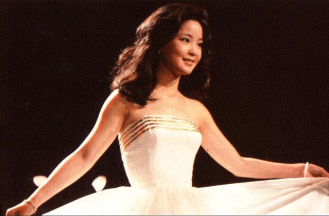 一代传奇歌后邓丽君，离奇身亡，25年后揭开死亡真相