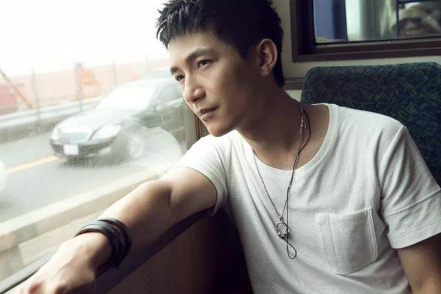 2007年《快乐男声》冠、亚、季军皆被封杀，最惨的被索赔227亿