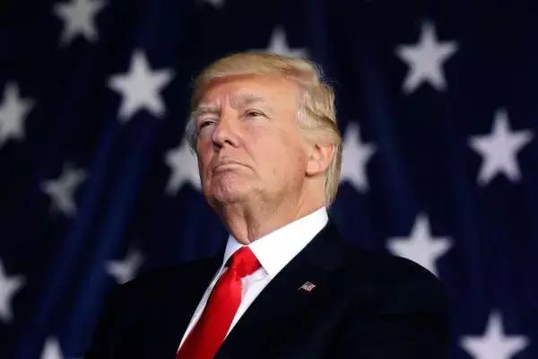 美国开始启动无限印钞，中国果断采取行动！新