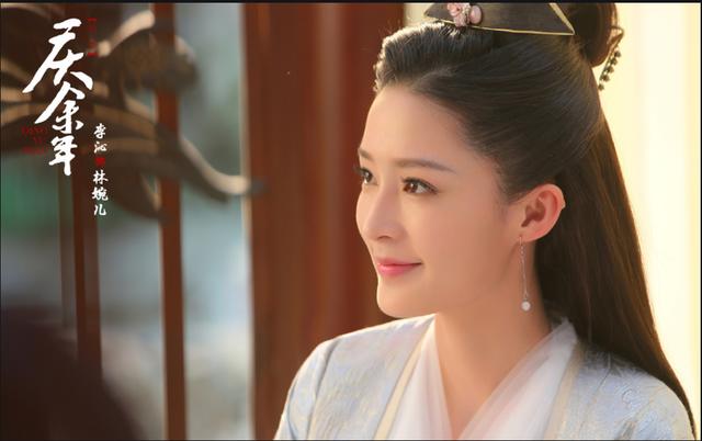 《锦绣南歌》热播，李沁又一部剧上路了，飒爽英姿女军医你期待吗