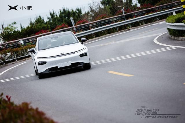 如7而智，超乎想象，超长续航智能轿跑小鹏P7登