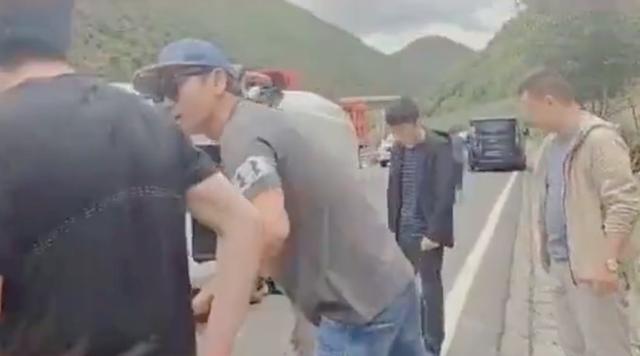 网友|沙宝亮救人 网友纷纷赞叹一向低调的沙宝亮“太棒了”