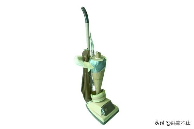 失败5127次、买不起食品、自己缝衣服，卖吹风机