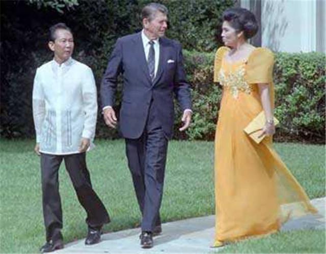 世界级大贪官：官位做到一国总统，却私吞数吨