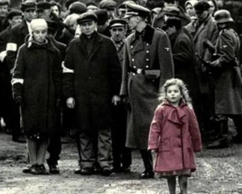 犹太女孩对纳粹说：叔叔，可以把我埋浅一点吗？我怕妈妈找不到